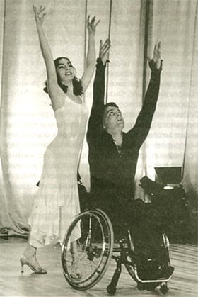 Танцы в инвалидной коляске